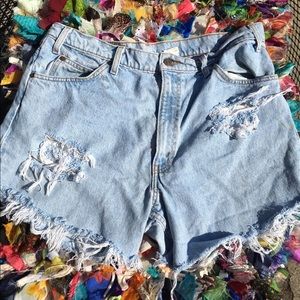 VINTAGE LEVI 550 HIGH-WAISTED SHORTS